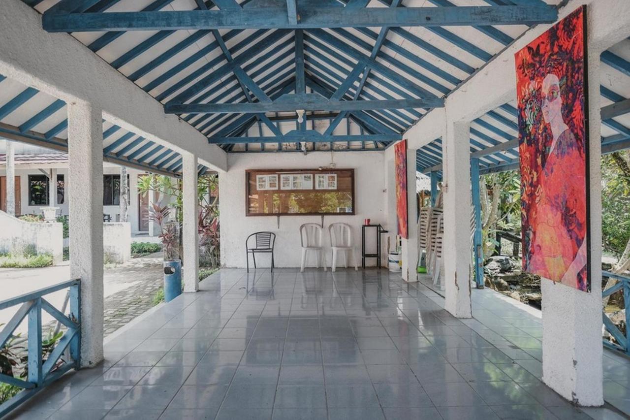 RedDoorz near Pantai Florida Anyer Hotel Serang Kültér fotó
